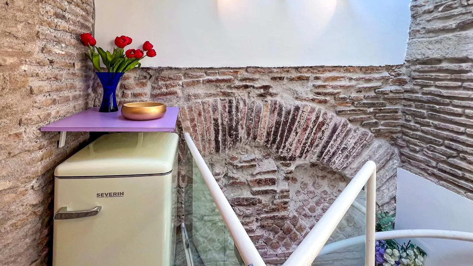 The Trendiest House Just Few Steps From The Colosseum