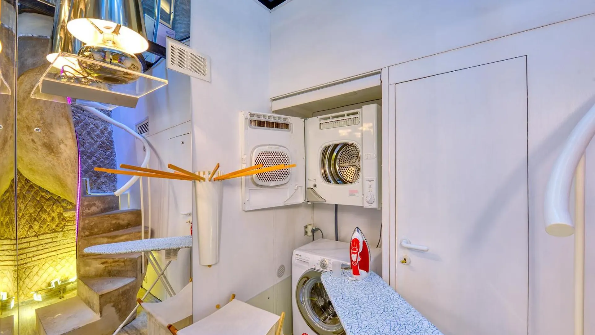 The Trendiest House Just Few Steps From The Colosseum 0*, Rome Italy