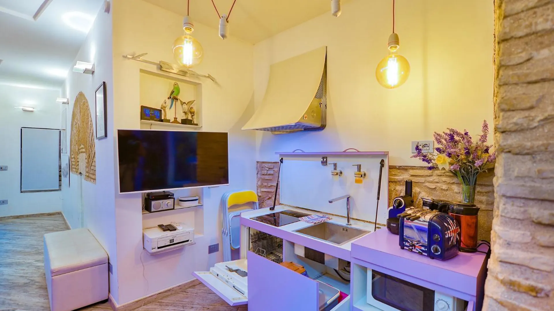 Apartment The Trendiest House Just Few Steps From The Colosseum Italy